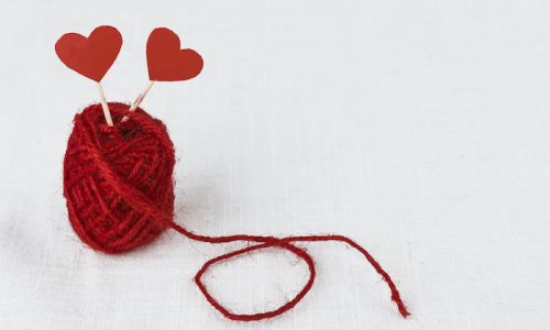 Seminário sticks-with-paper-hearts-clew