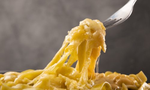 close-up-melted-mac-cheese